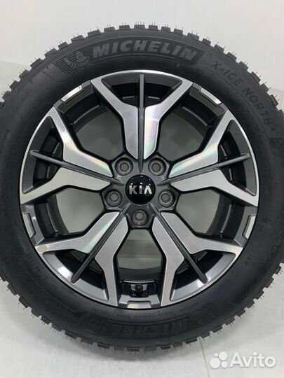 R17 Michelin X-Ice North 4 215/55, PCD 5x114.3 DIA 67.1