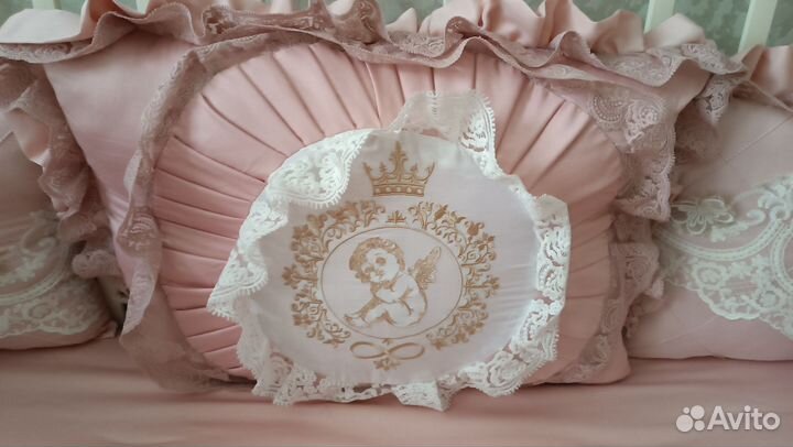 Бортики в детскую кроватку для девочки