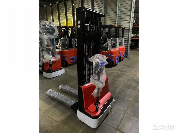 Штабелер самоходный SB12