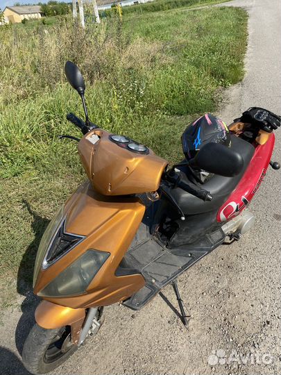 Скутер gryphon rocket 150
