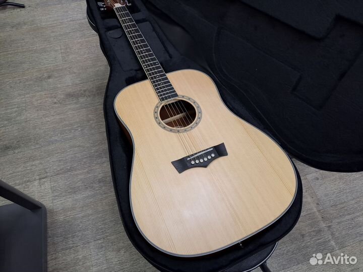 Гитара акустическая дредноут массив с чехлом