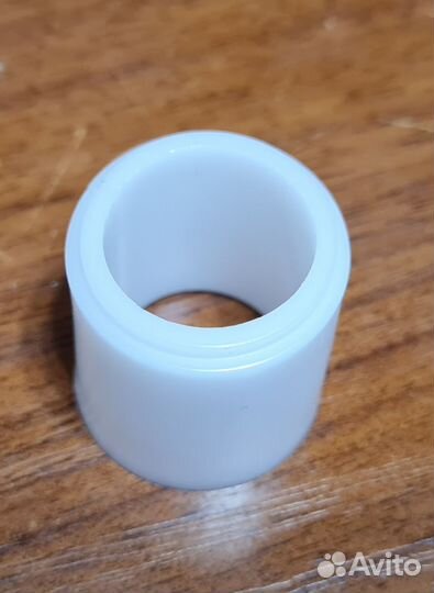 Втулка поворотной рамы пластиковая Tohatsu 8-9.8