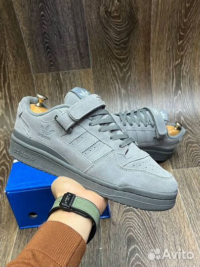 Кроссовки adidas