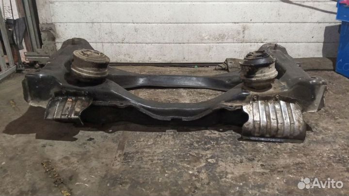 Подрамник передний Mercedes-Benz E W210 1997 M112