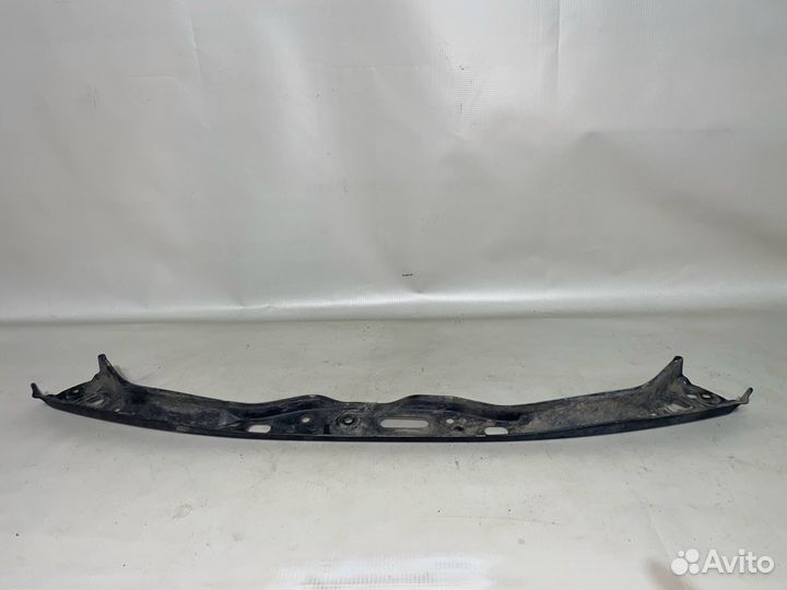 Toyota Prado 150 09- Кронштеин бампера центральный