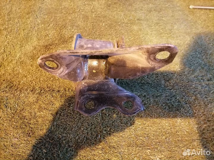 Опора двигателя (подушка двс) передняя левая G33S