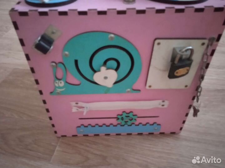 Бизиборд куб