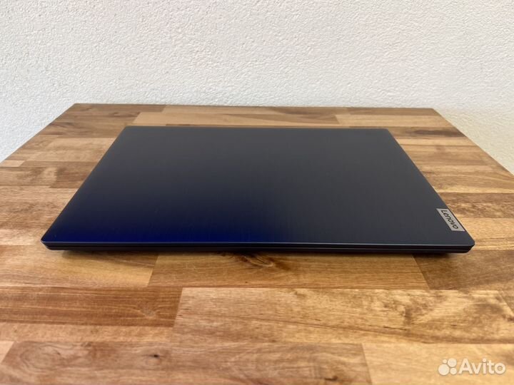 Новый 2022 Lenovo 8 ядер Ryzen 5-3500U 8Gb SSD 256