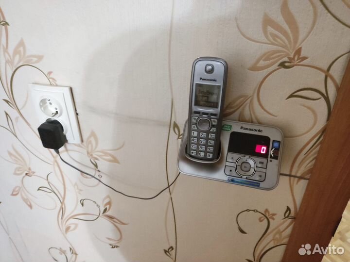 Радиотелефон Panasonic с автоответчиком