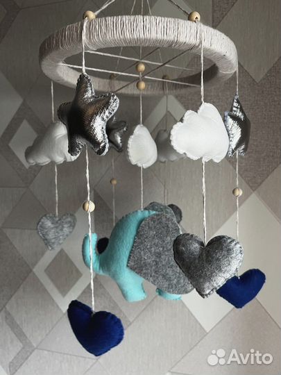 Мобиль на кроватку из фетра