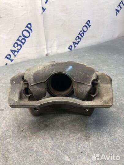 Суппорт передний правый Renault Kaptur