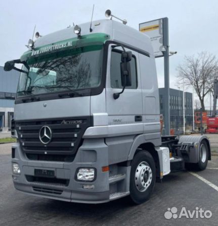 Pазбираем грузовик Mercedes-Benz Actros mpii 2002