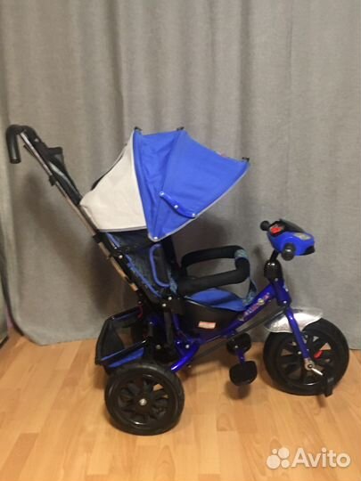 Детский трехколесный велосипед с ручкой