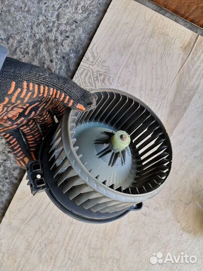 Моторчик отопителя для Cadillac SRX 2003-2009