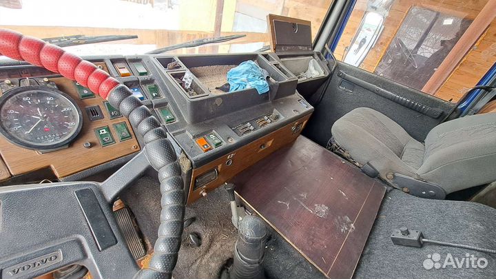 Volvo F10, 1989