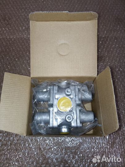 Клапан 4-х контурный защитный MB/Iveco/DAF