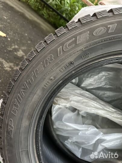 Dunlop SP Winter Ice 01 235/55 R17 99T