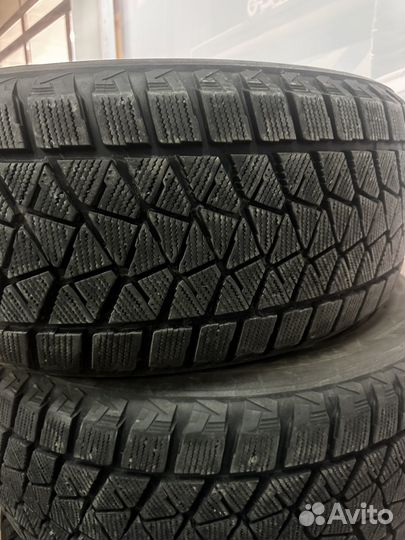 Bridgestone Blizzak DM-V2 255/50 R20