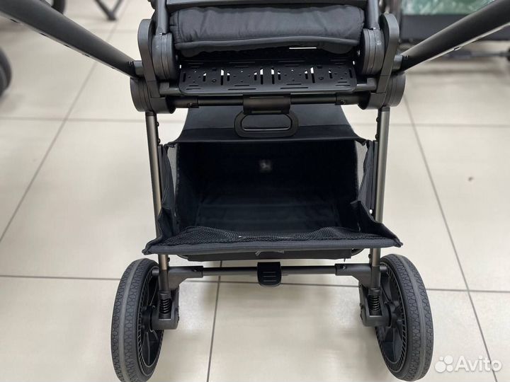 Прогулочная коляска Carrello Ultra