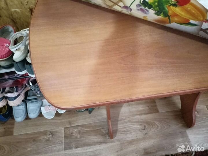 Кухонный стол