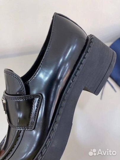 Лоферы женские prada