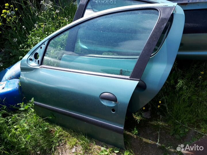 Продам двери на Пежо 206