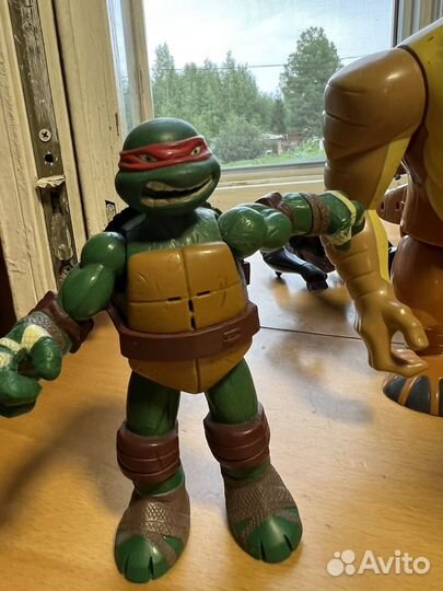 Игрушки-фигурки Бен 10 и компания