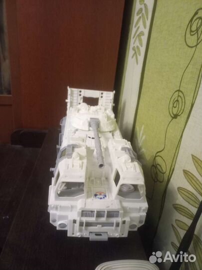 Машина военная с танком