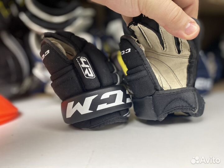 Магазин Краги хоккейные на самых маленьких 3-4 год