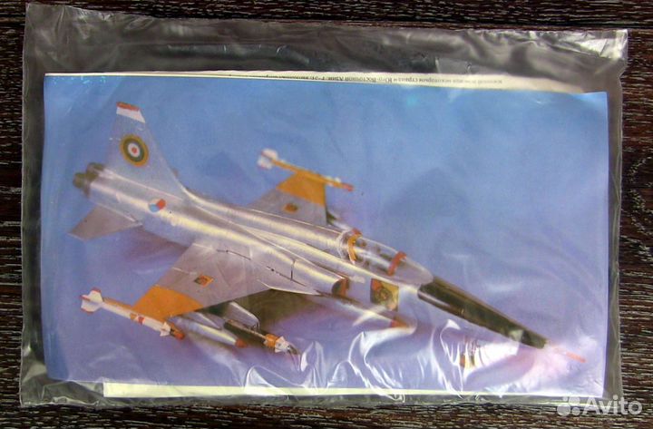 Пластиковая модель самолёта 