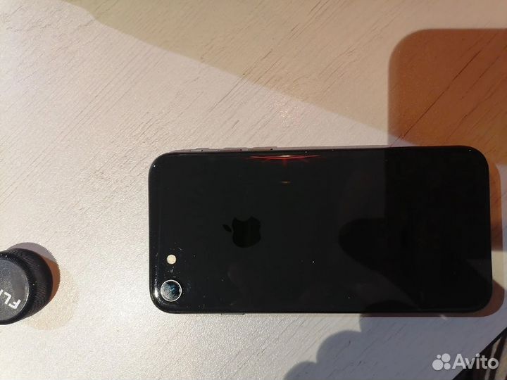 Телефон iPhone 8 64 gb