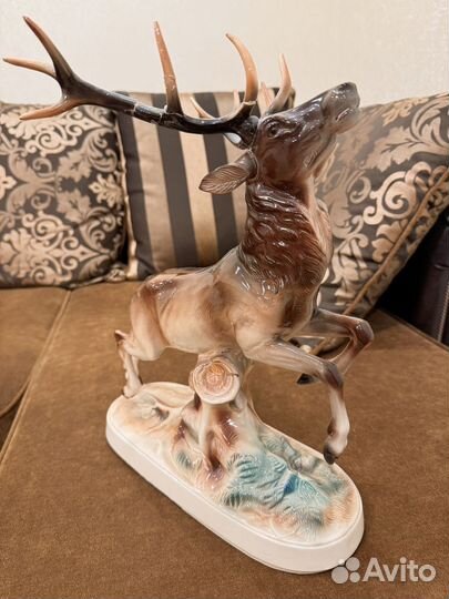 Статуэтка Олень