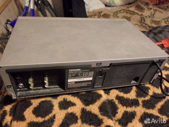 Видеомагнитофон Toshiba V-E28 (г. Гатчина)