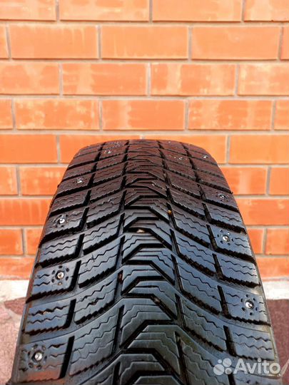 Michelin X-Ice North 3 215/60 R17