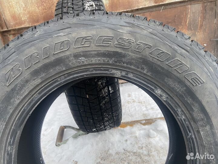 Bridgestone Blizzak DM-V1 225/70 R16 103R
