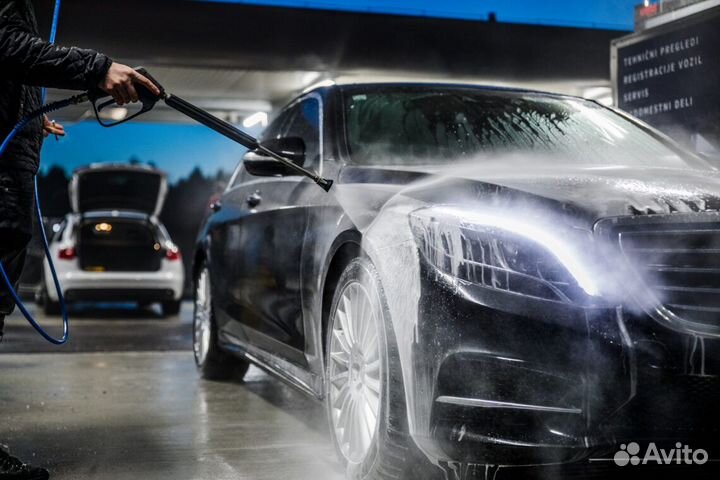 АВТОМОЙЩИКИ И АВТОМОЙЩИЦЫ