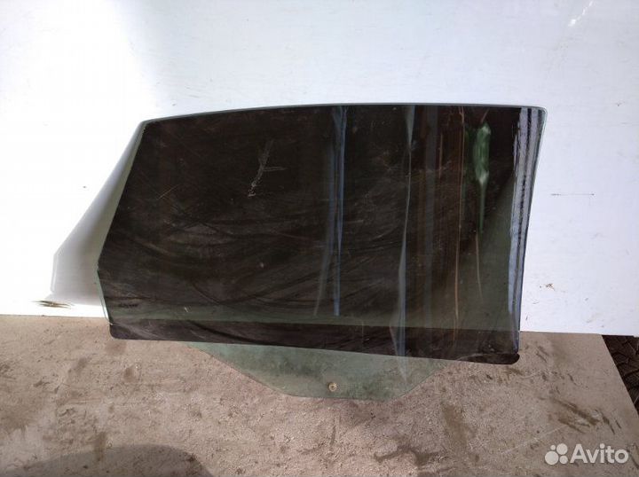 Стекло заднее левое Seat Ibiza IV 2002-2008