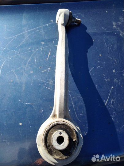 Рычаг подвески верхний передний правый