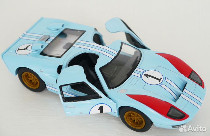 Машинка 1966 Ford GT40 MK II металл Kinsmart 1/32