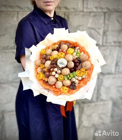 Фруктовые, сладкие, сырные, колбасные букеты