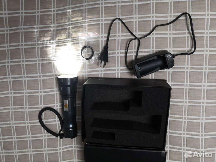 Фонарик подводный