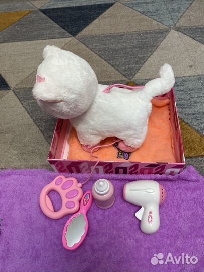 Кошка робот с поводком