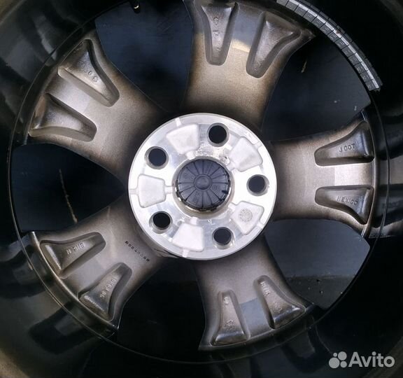 Оригинальные колеса на Toyota Highlander R18