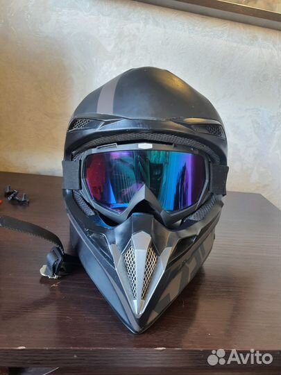Мотошлем с визором