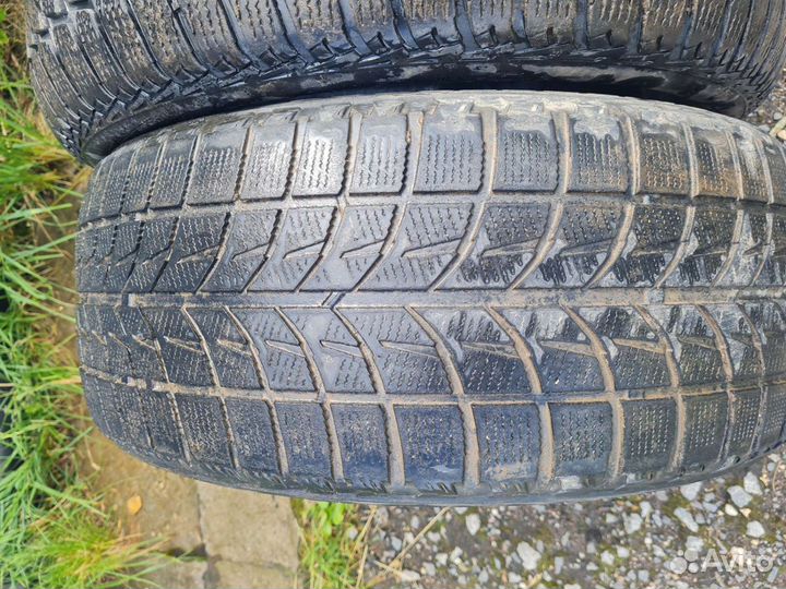 Goodyear UltraGrip 215/55 R17