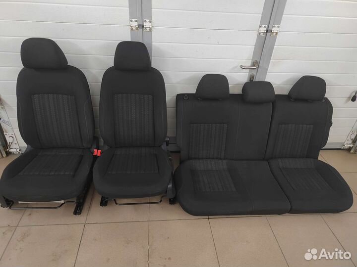 Комплект сидений VW Polo 5 подогрев