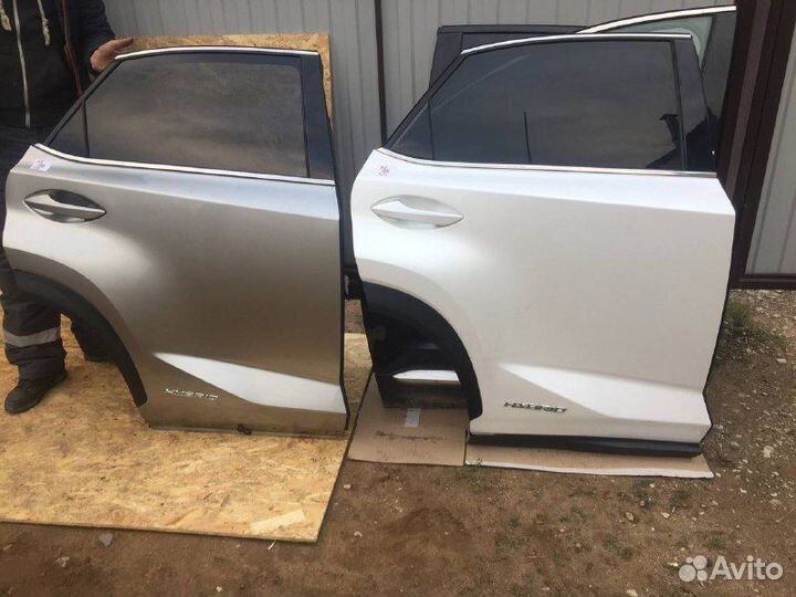 Дверь задняя правая Лексус нх 200 300