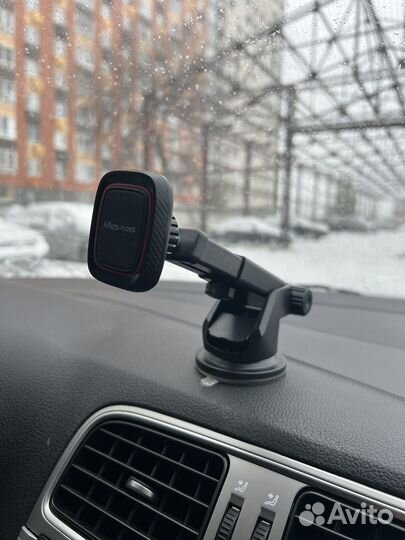 Держатель для телефона в машину