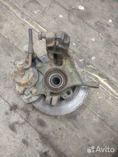 Поворотный кулак Ford Escort