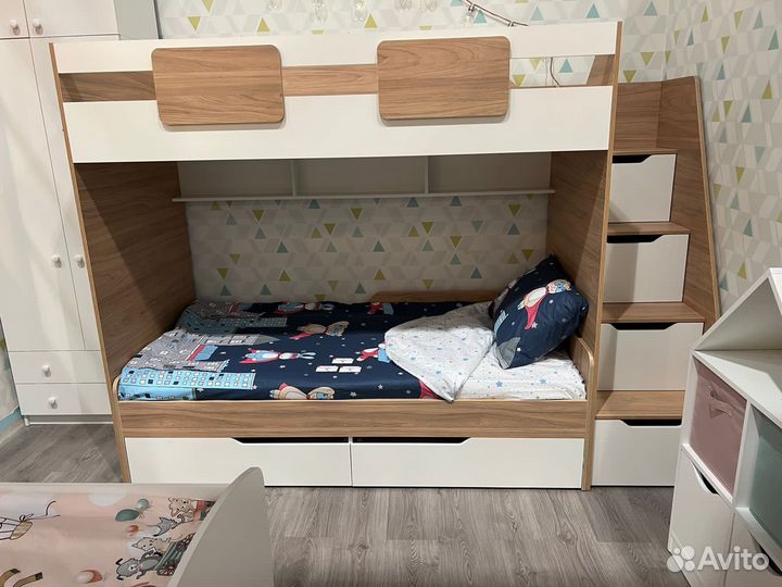 Двухъярусная кровать 90х190